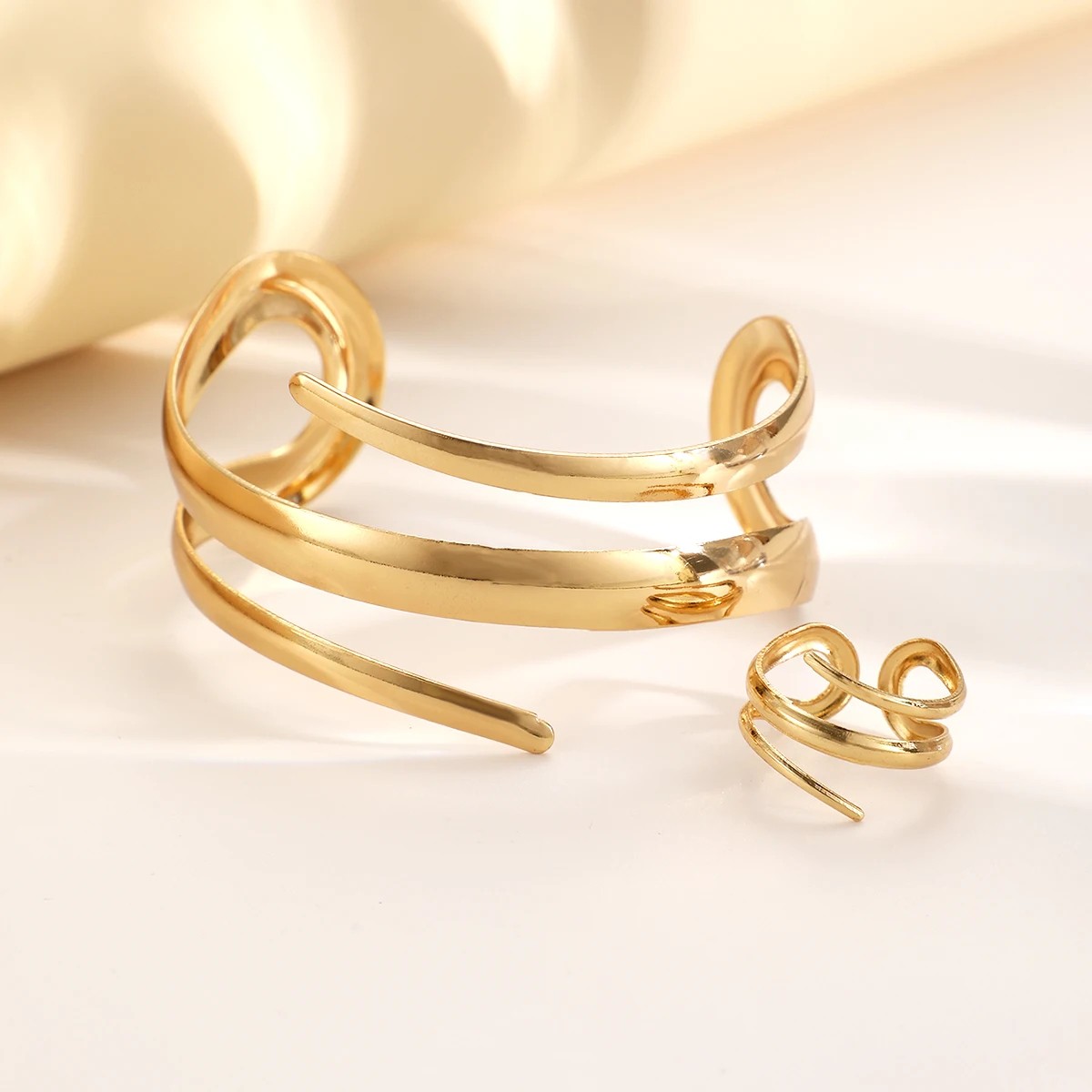 European and American Thick Bracelet and Ring Jewelry Set for Women