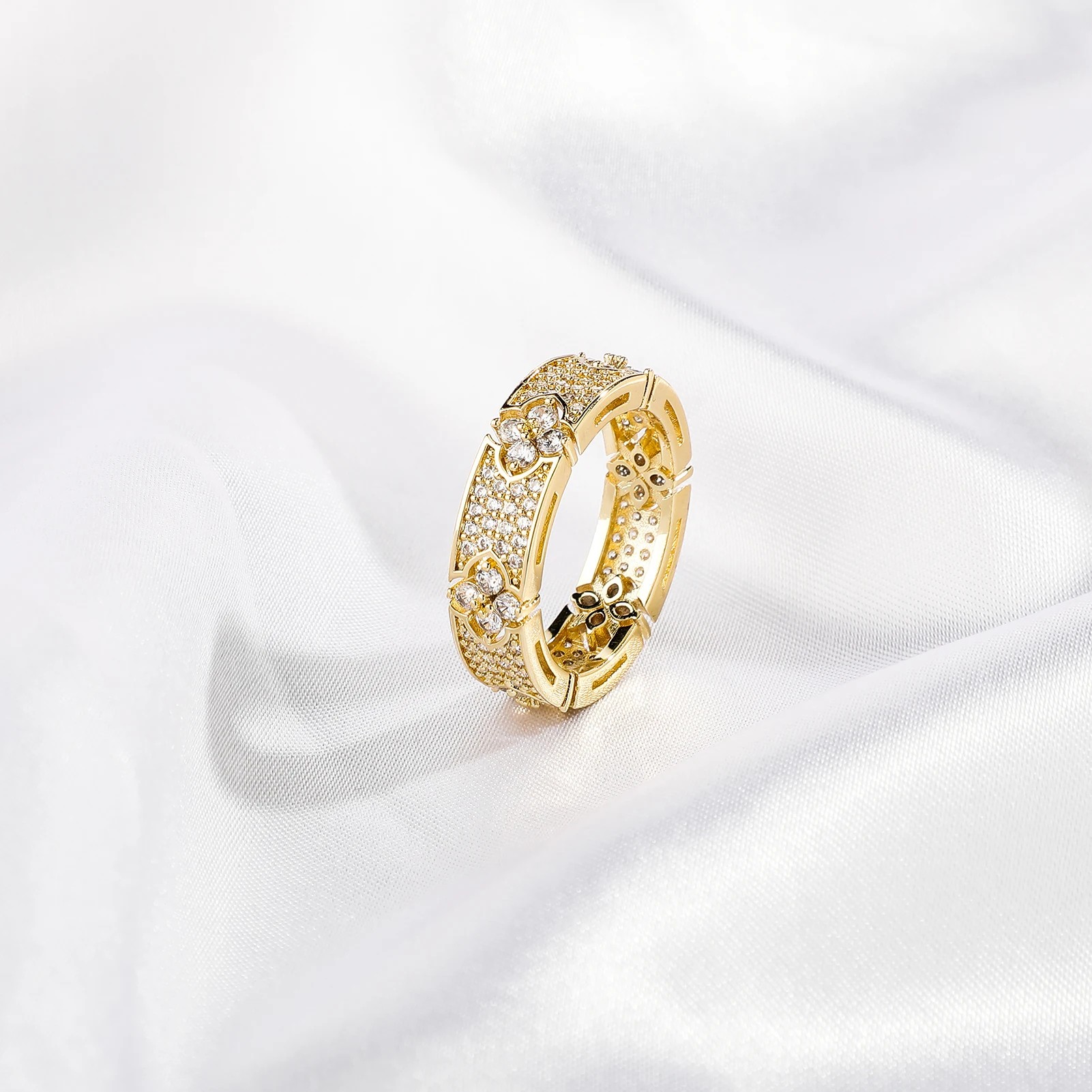 TOPGRILLZ 6MM Iced Out Four Leaf Flower Ring