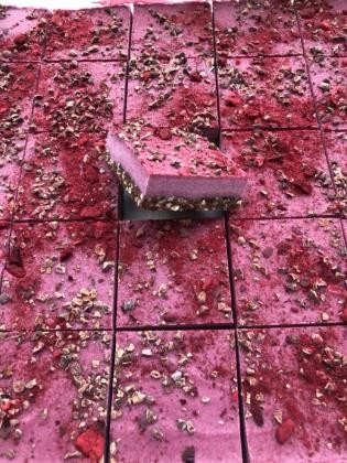 Slice Black Doris Plum Pre-cut 25 Piece Gluten Free Vegan