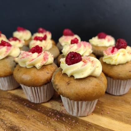 Muffin Mini Raspberry & White Chocolate Iced 30g
