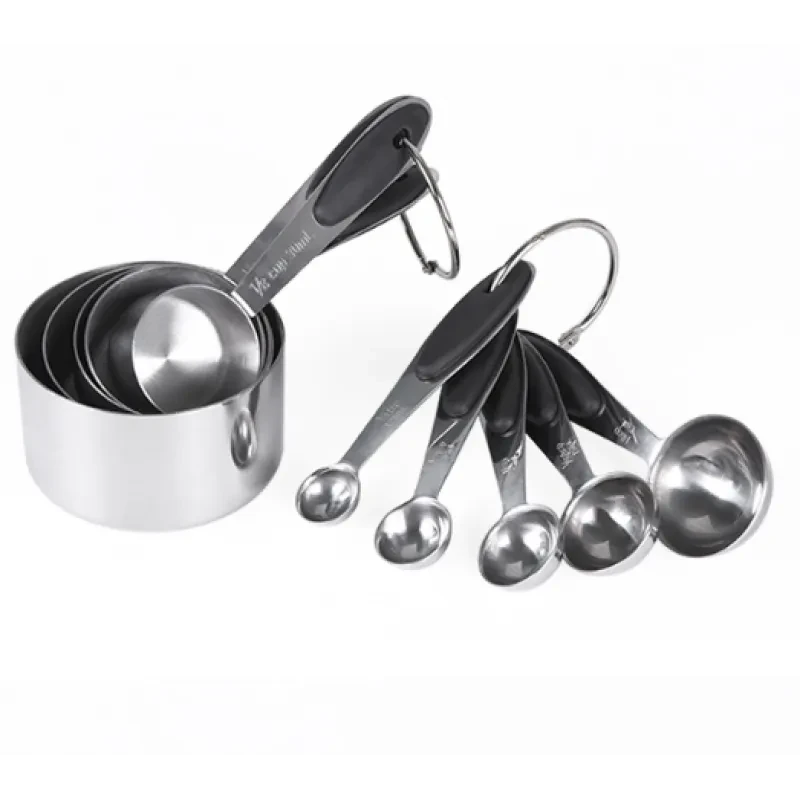 Metal measuring spoons