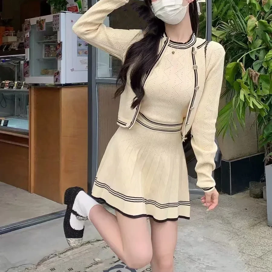 Classic Style Knitted Long Sleeve Cardigan Coat Inner Vest Women's Autumn Skirt Three-piece Set