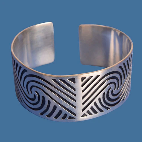 Mori design bangle
